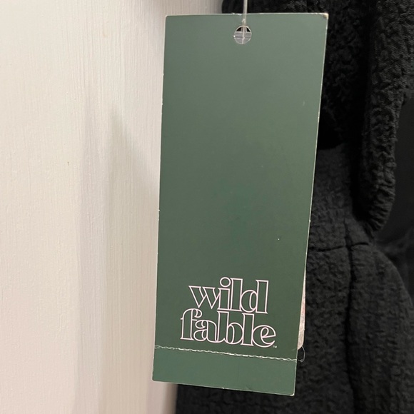 Wild Fable Romper-size small- adjustable straps- tie back - Picture 9 of 10